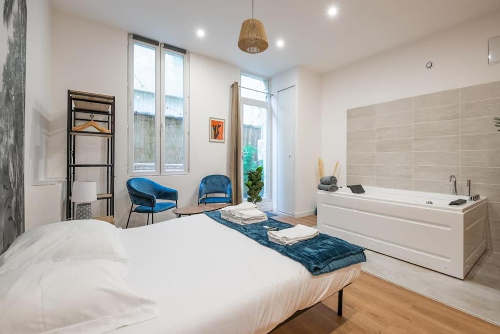 Charmant Cocon Avec Jacuzzi - Bordeaux Centre Zewnętrze zdjęcie