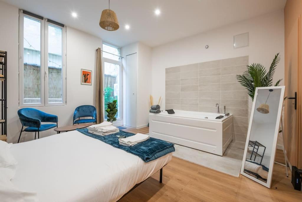 Charmant Cocon Avec Jacuzzi - Bordeaux Centre Zewnętrze zdjęcie